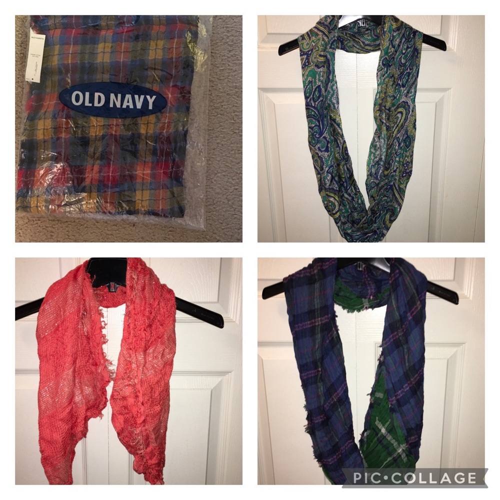 Bundle of 4 scarves🧣